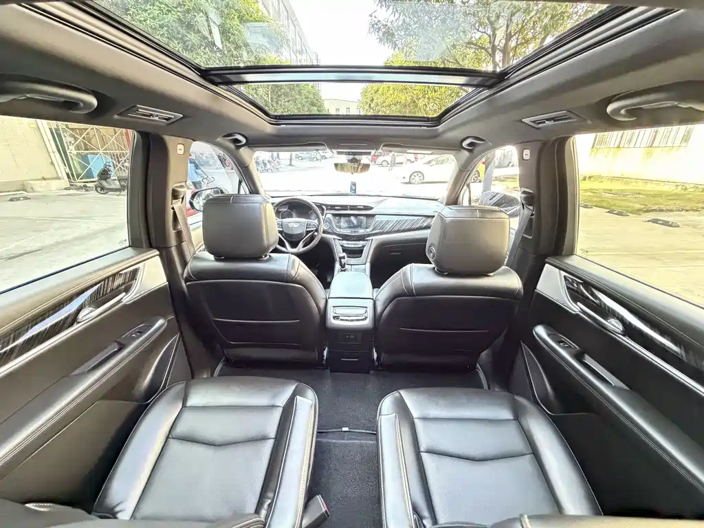 Cadillac XT6 2022 2.0T мест Luxury