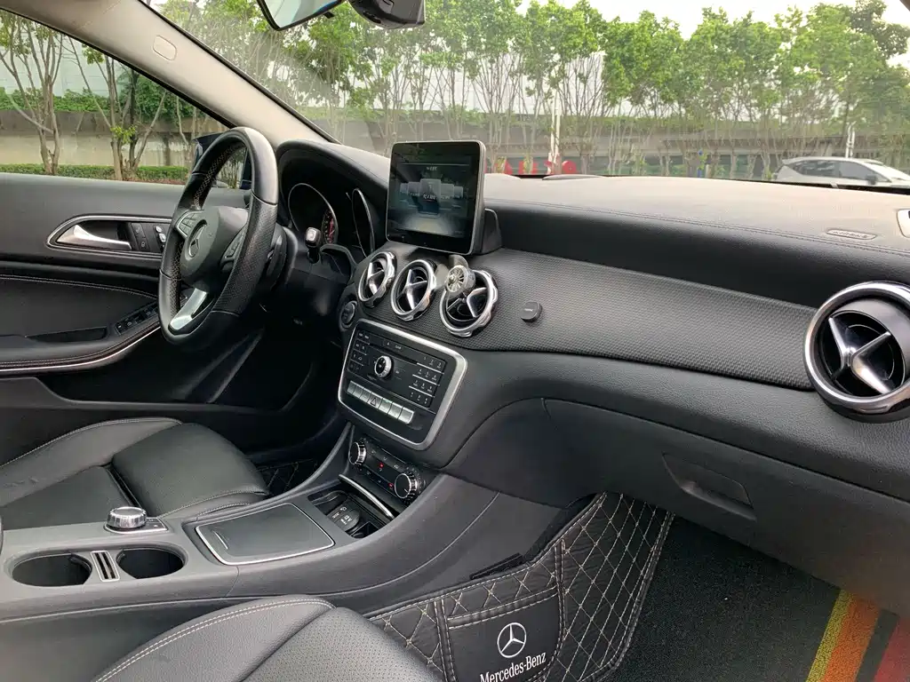 Mercedes-Benz GLA — миниатюра 26