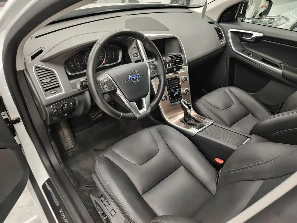 Volvo XC60 2017 T5