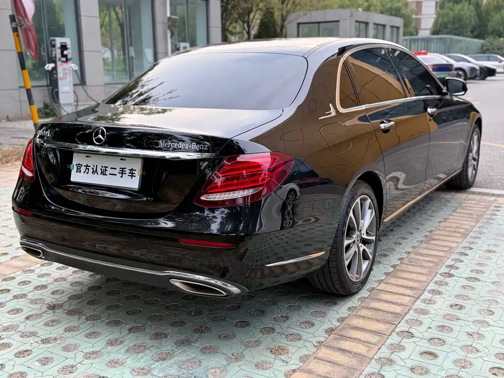 Mercedes-Benz E-Class — миниатюра 4