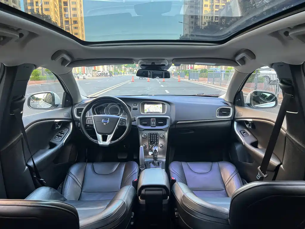 Volvo V40 — миниатюра 11