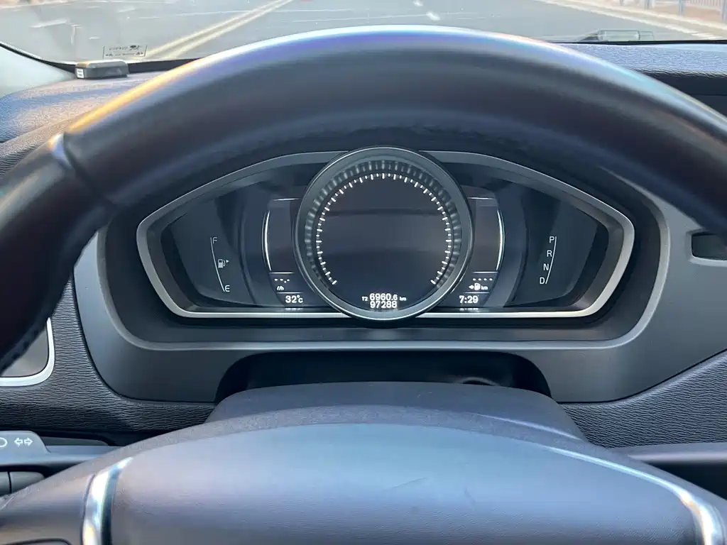 Volvo V40 — миниатюра 14