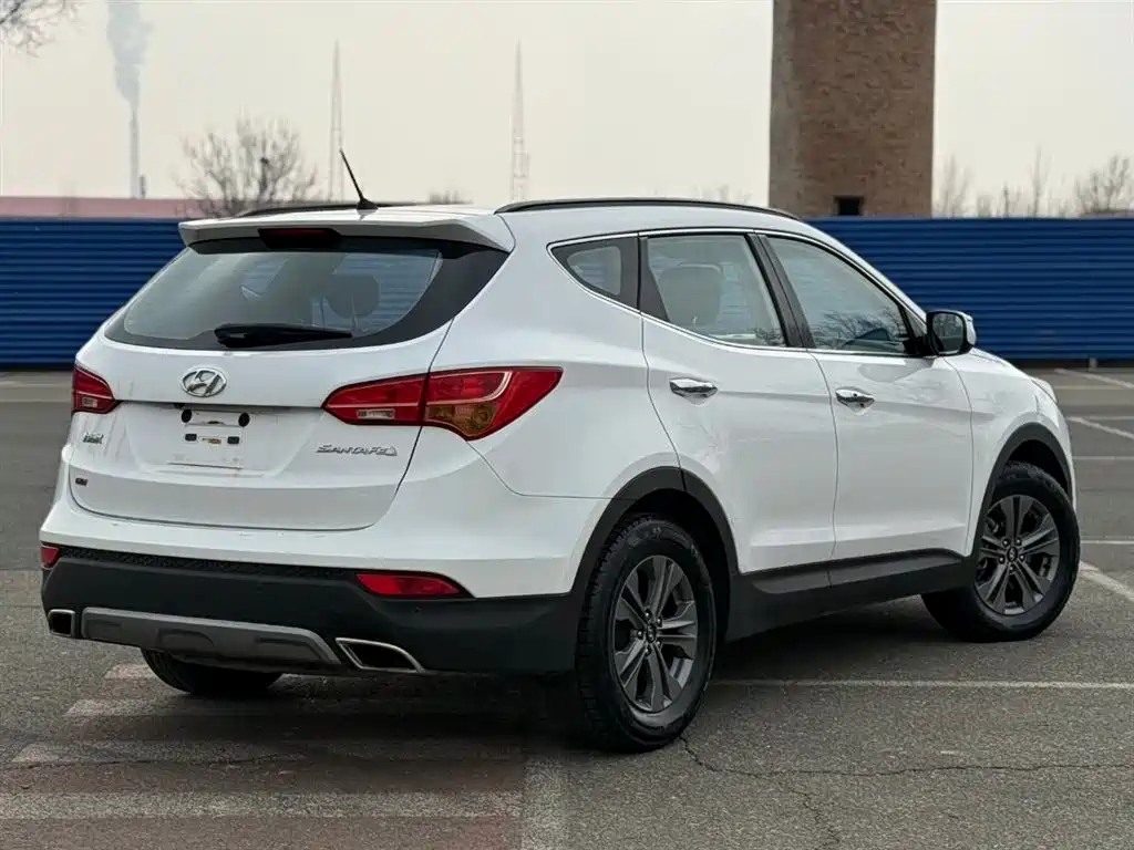 Hyundai Santa Fe 2013 2.4L AT