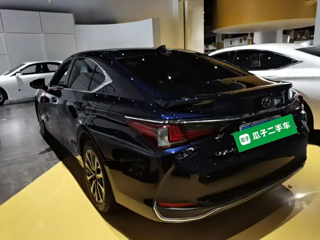 Lexus ES — миниатюра 5
