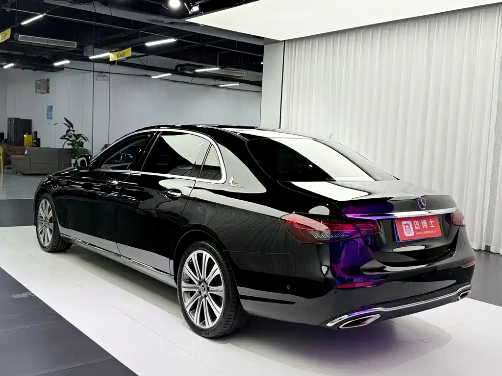Mercedes-Benz E-Class — миниатюра 9