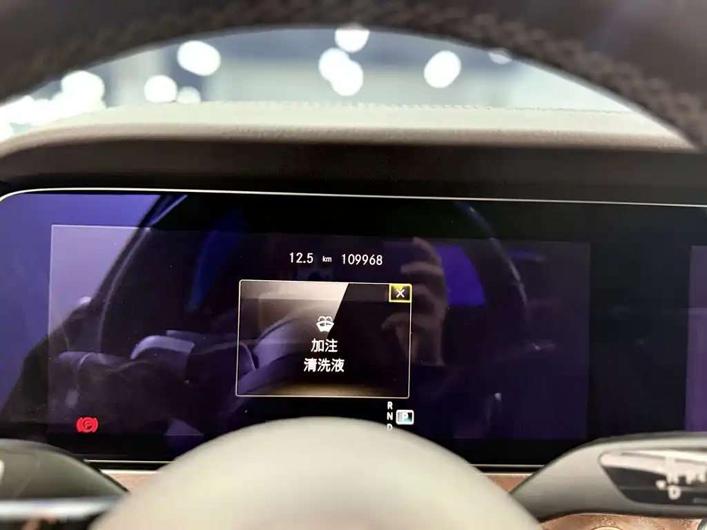Mercedes-Benz E-Class — миниатюра 12