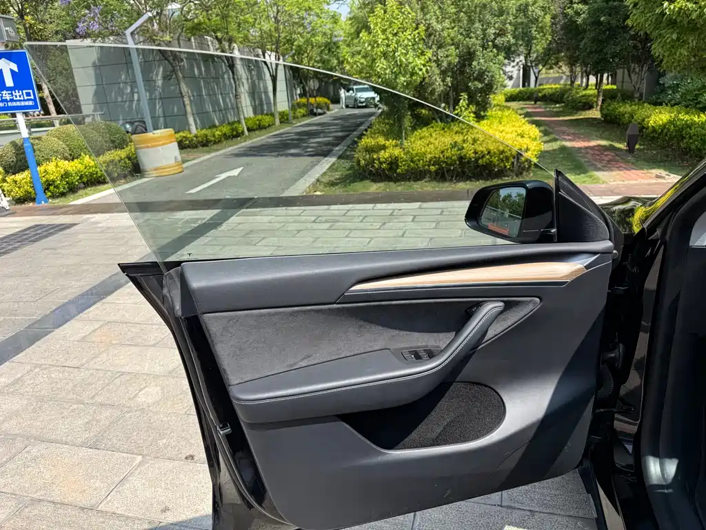 Tesla Model Y — фотографии объявления, Фото 18