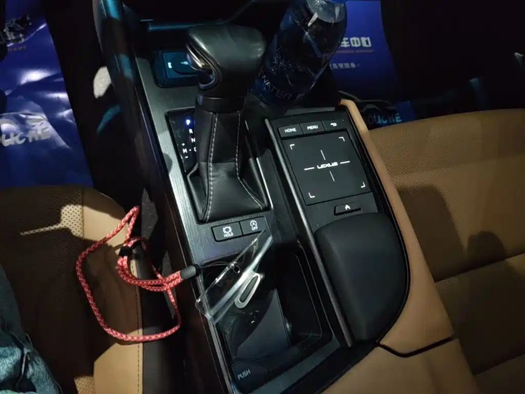 Lexus ES — миниатюра 14