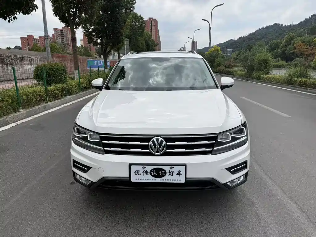Volkswagen Tiguan L — миниатюра 2