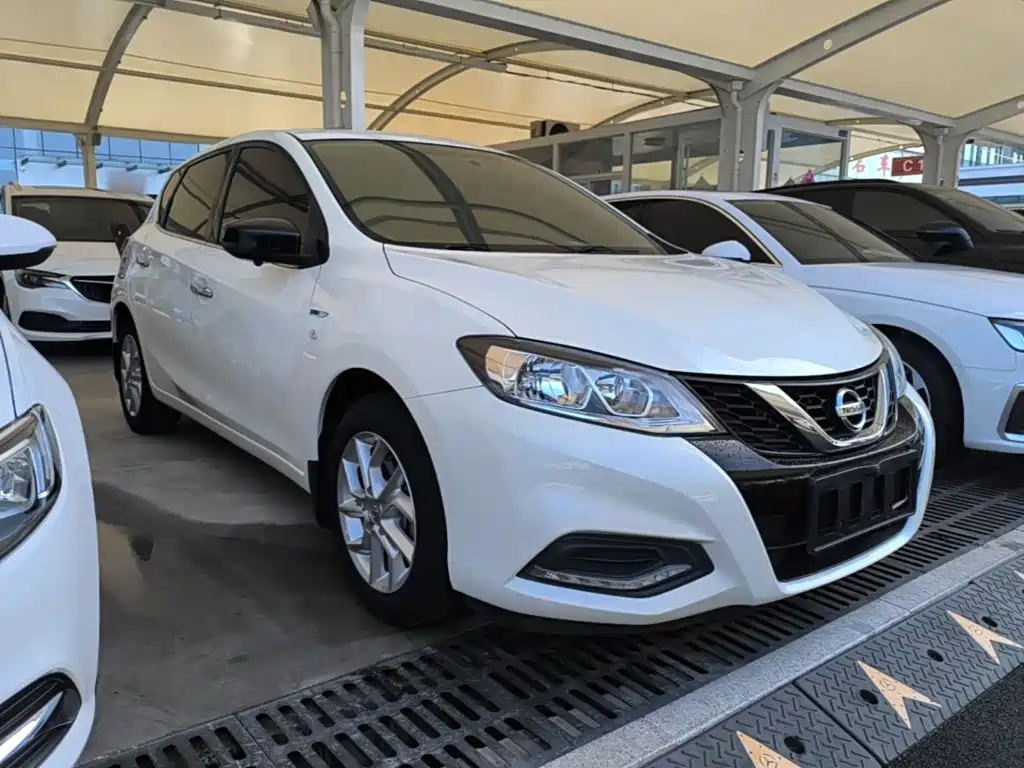 Nissan Tiida — миниатюра 4