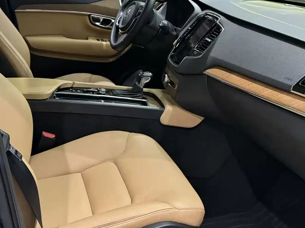 Volvo XC90 — миниатюра 4