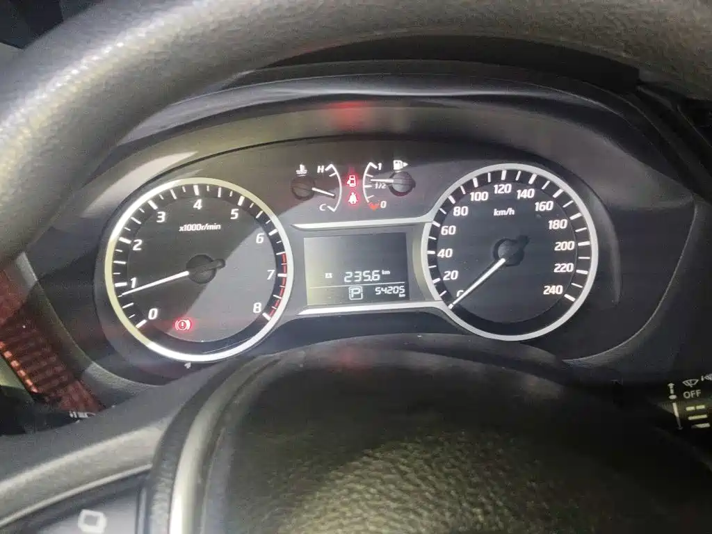 Nissan Bluebird — миниатюра 12