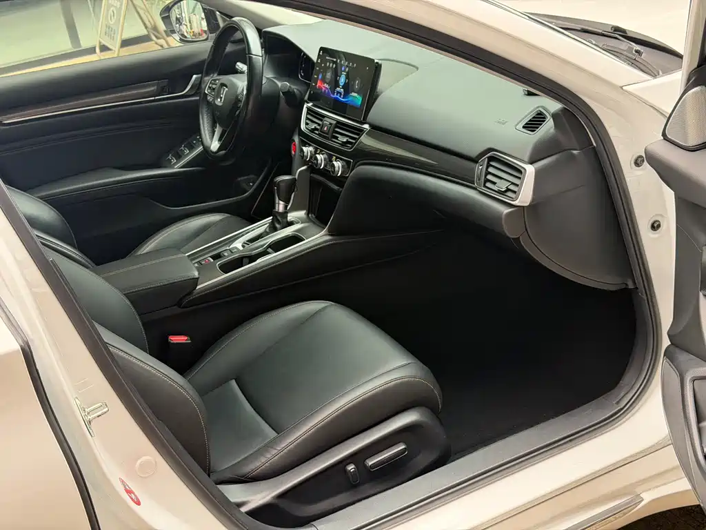Honda Accord — миниатюра 6