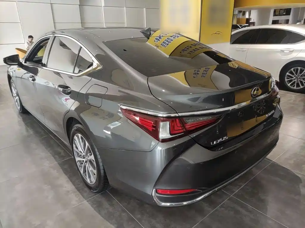Lexus ES — миниатюра 5