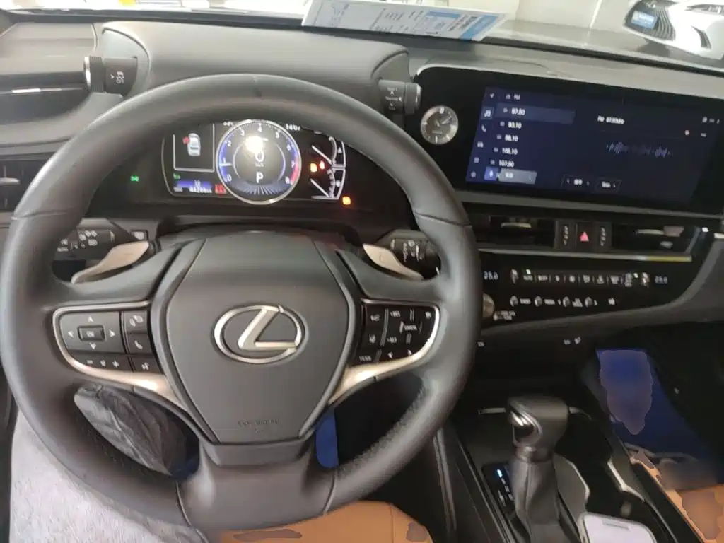 Lexus ES — миниатюра 10