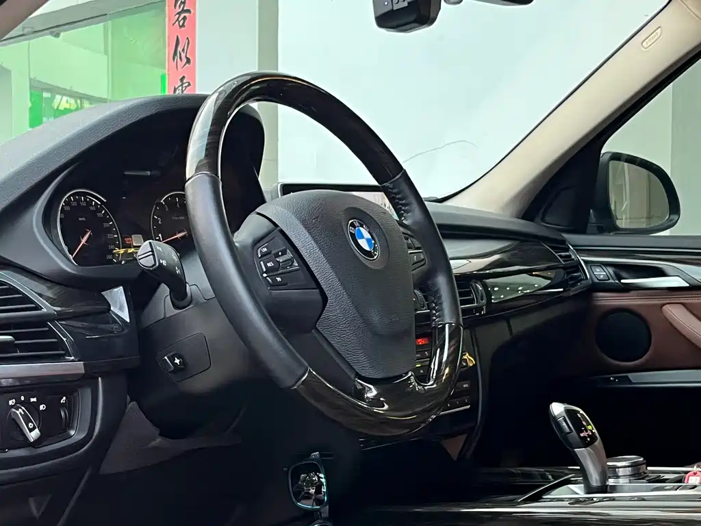 BMW X5 (Import) — миниатюра 7