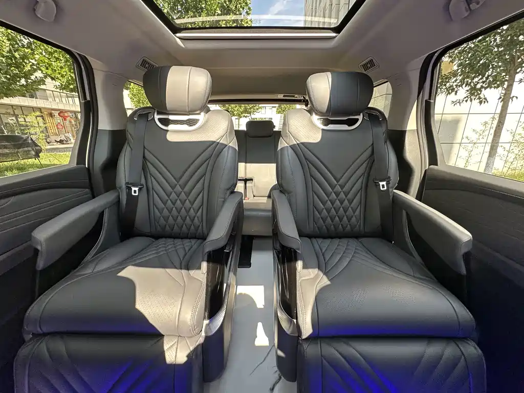 JAC Refine Refine RF8 PHEV — миниатюра 9