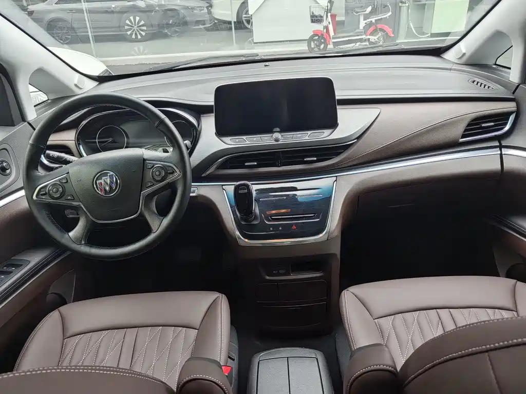 Buick GL8 — миниатюра 12