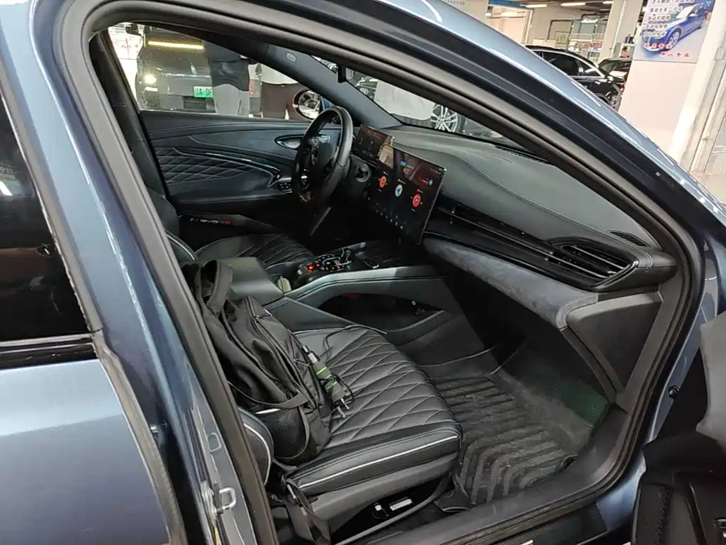 BYD Seal — миниатюра 25