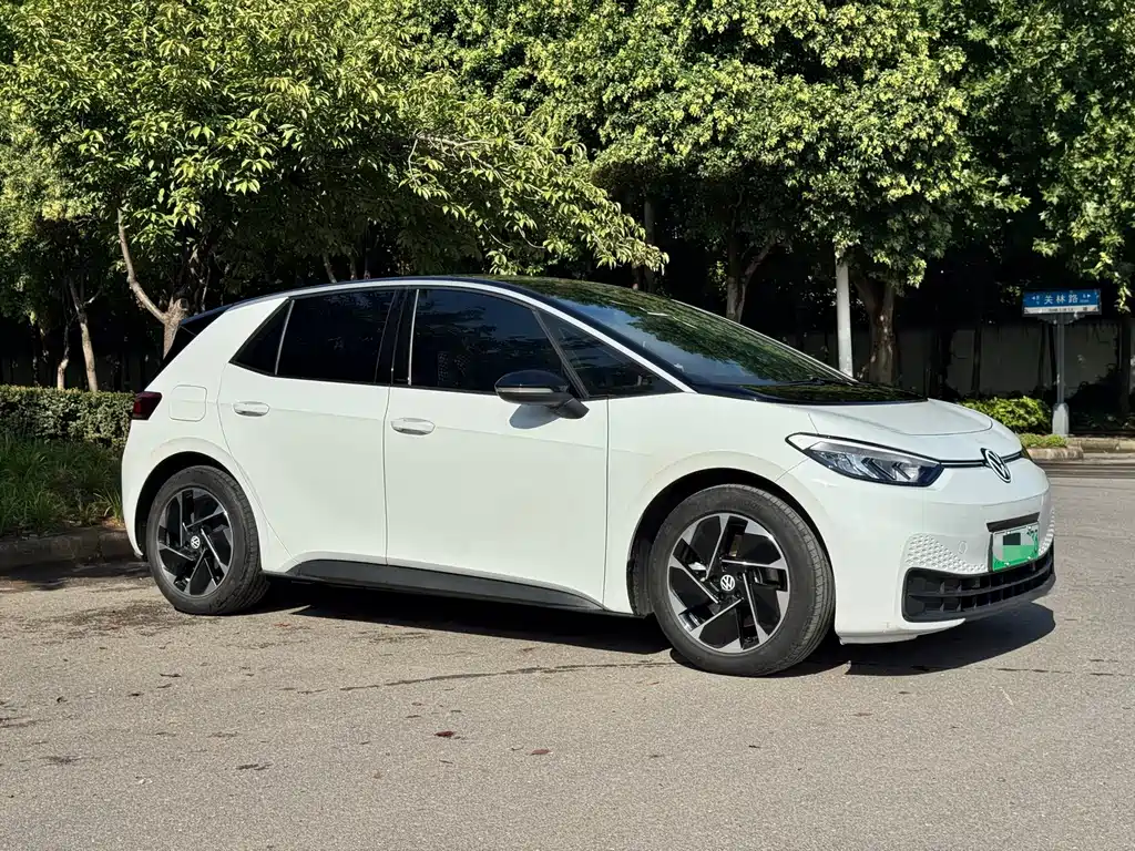 Volkswagen ID.3 — миниатюра 2