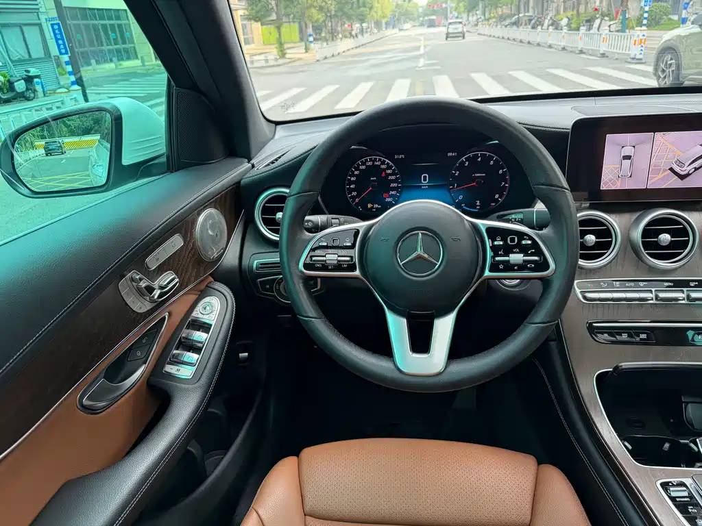 Mercedes-Benz GLC — миниатюра 9