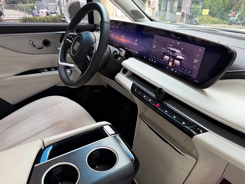 Buick GL8 Hybrid — миниатюра 18