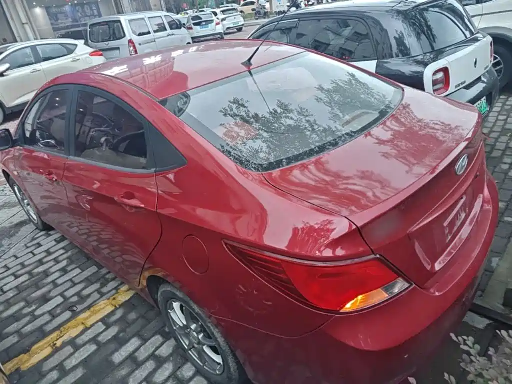 Hyundai Verna — миниатюра 5