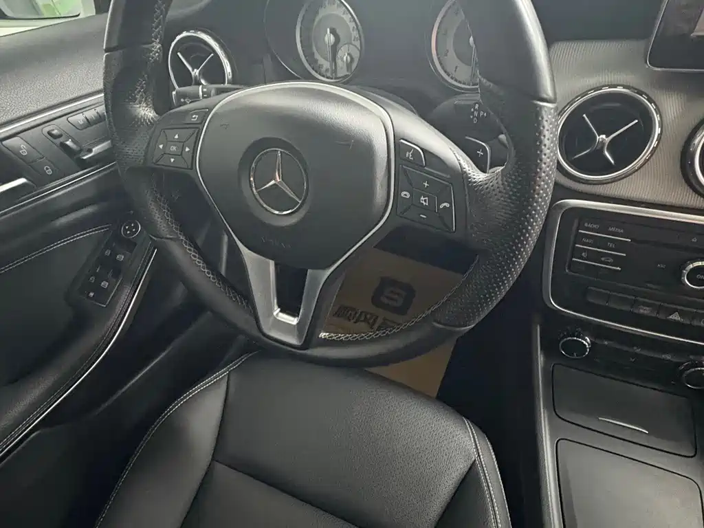 Mercedes-Benz GLA — миниатюра 9