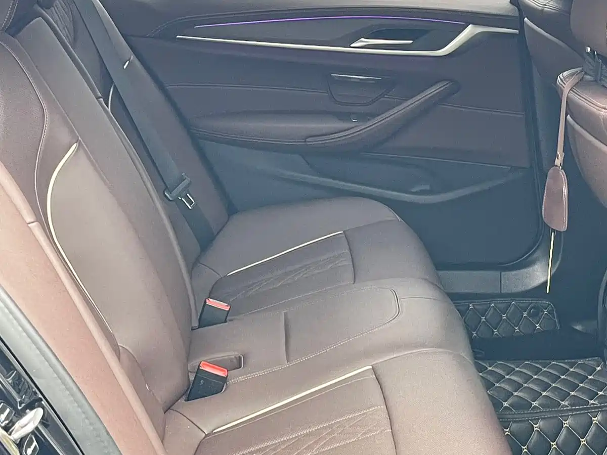 BMW 5 series 2024 Черный из Китая