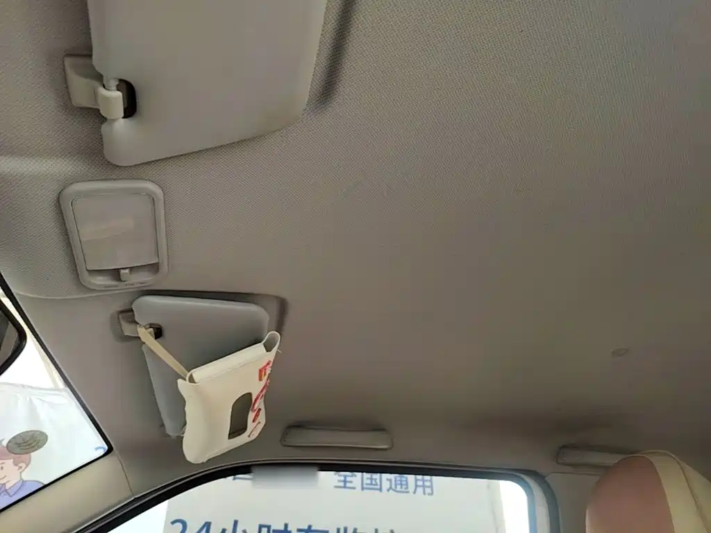Wuling MINIEV — миниатюра 18