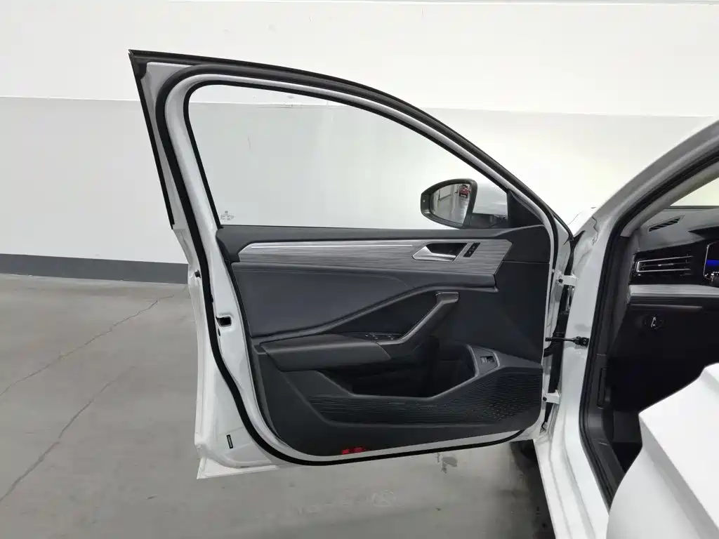 Volkswagen Sagitar — миниатюра 8