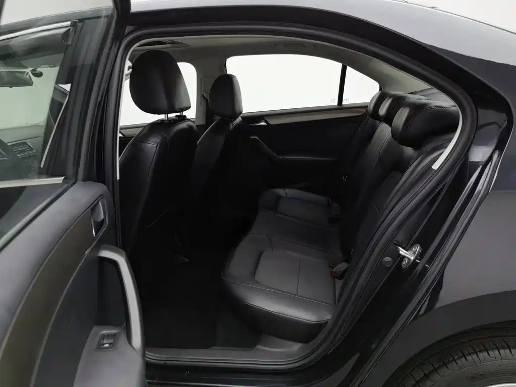 Volkswagen Santana — миниатюра 15
