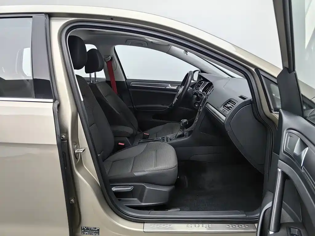 Volkswagen Golf — миниатюра 23