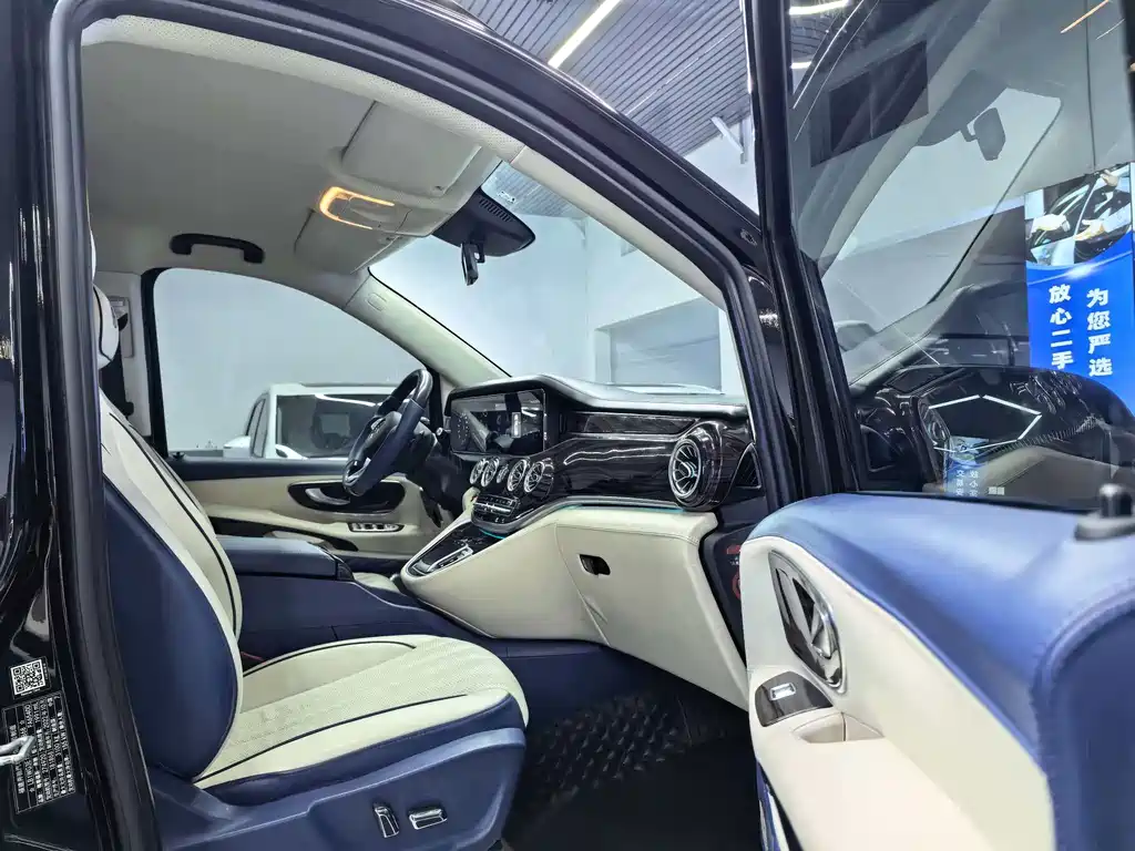 Mercedes-Benz Vito 2021 2.0T 7 мест