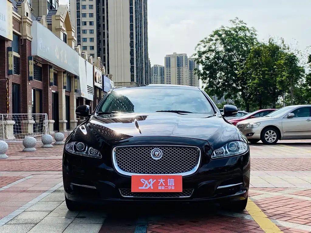 Jaguar XJ — миниатюра 2