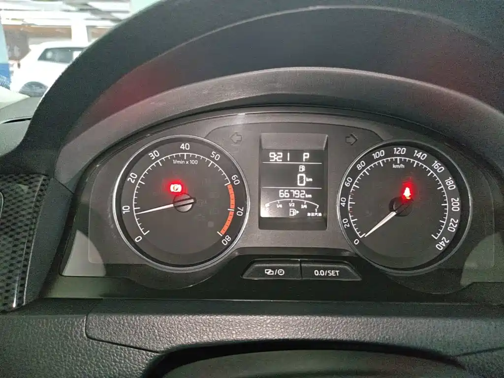 Skoda Rapid Spaceback — миниатюра 12