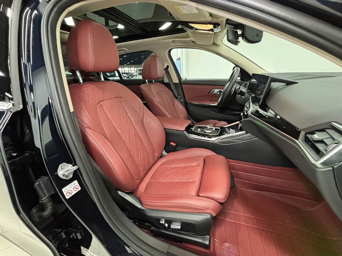 BMW 3 Series 2.0 л 2023 г. Чёрный, пробег 35000 км