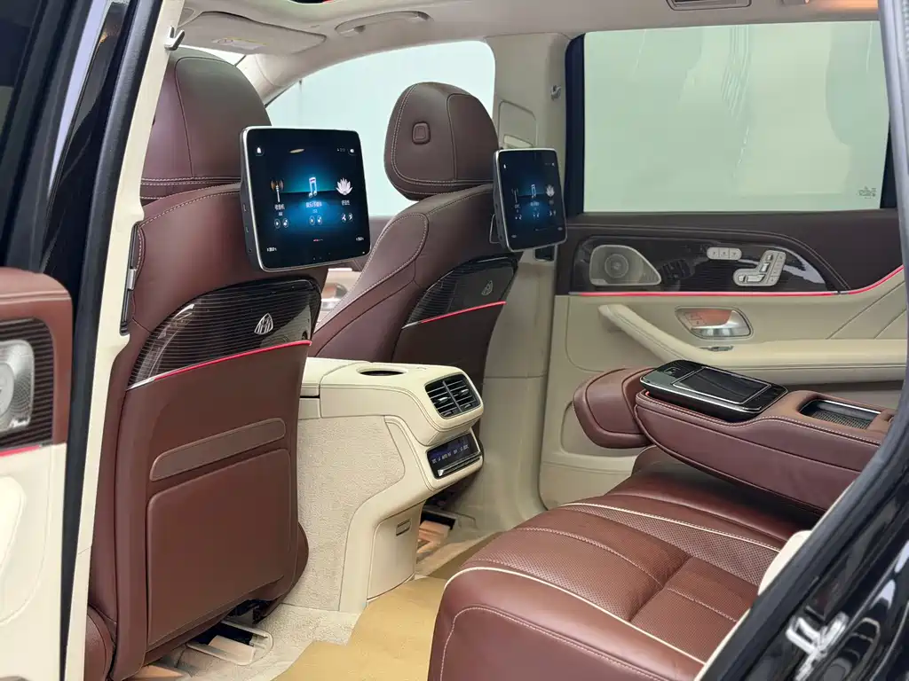 Mercedes-Benz GLS — миниатюра 10