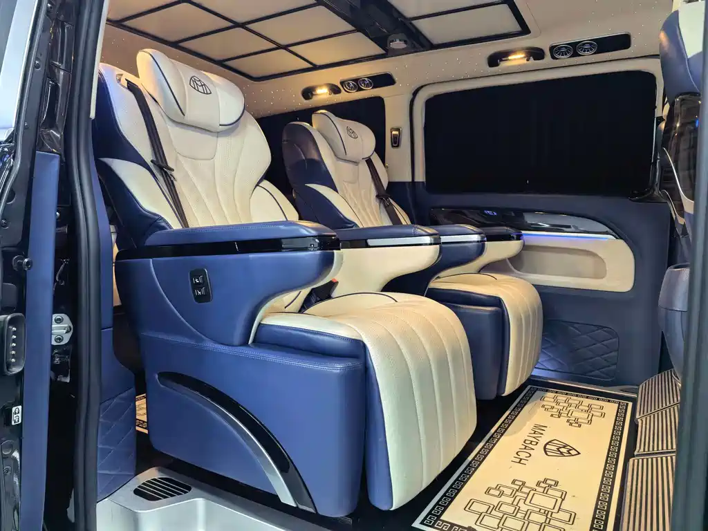 Mercedes-Benz Vito 2021 2.0T 7 мест