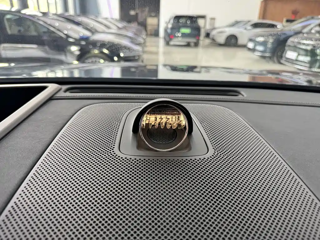 AITO ASK THE WORLD M9