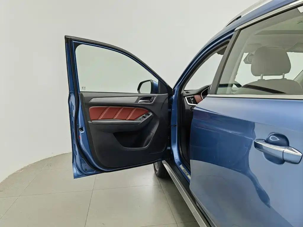 Roewe RX5 — миниатюра 8