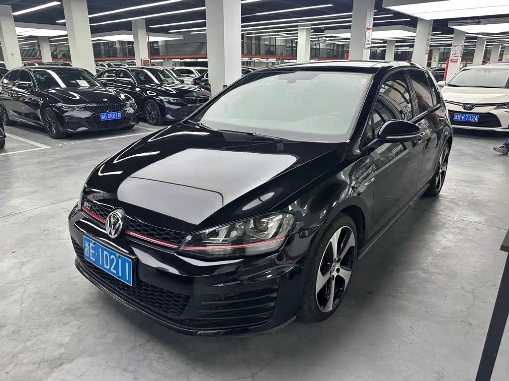 Volkswagen Golf GTI