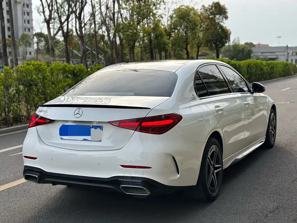 Mercedes-Benz C-Class — миниатюра 14