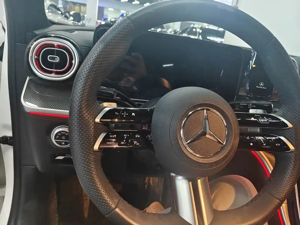 Mercedes-Benz C-Class — миниатюра 10