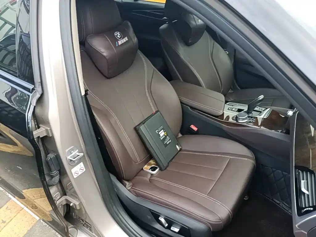 BMW 5 Series — миниатюра 20