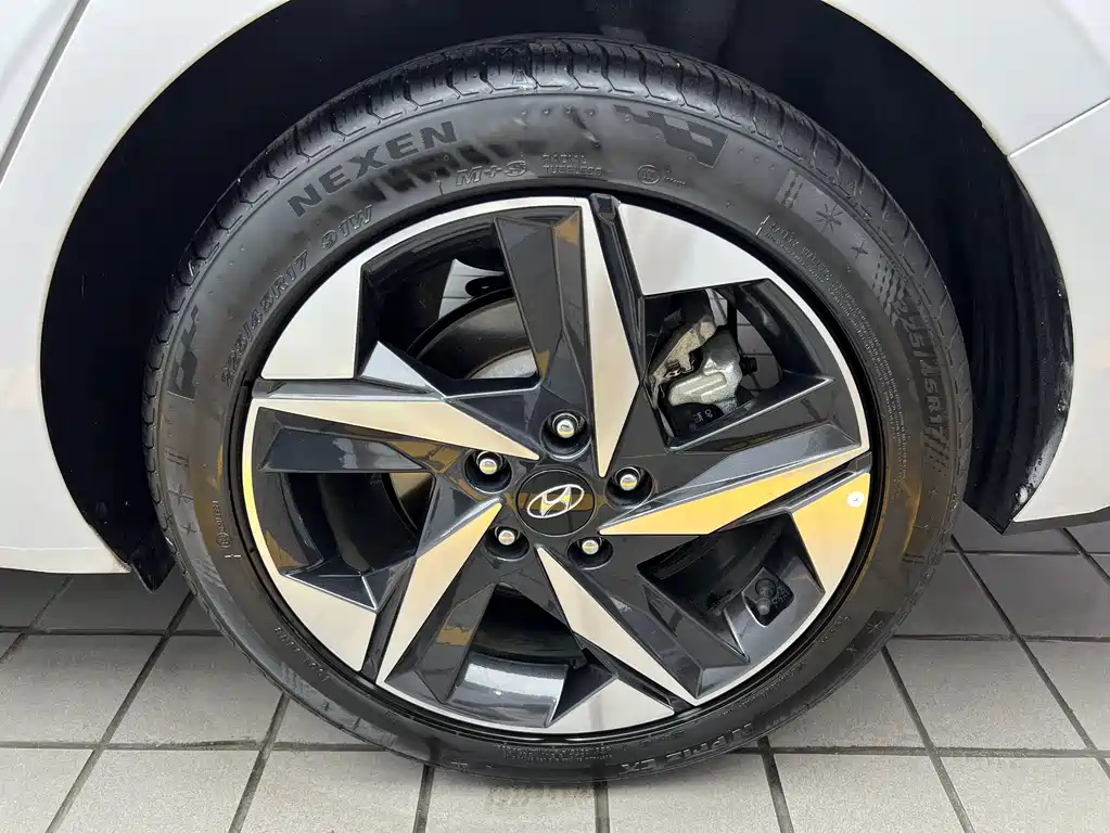 Hyundai Elantra — миниатюра 21