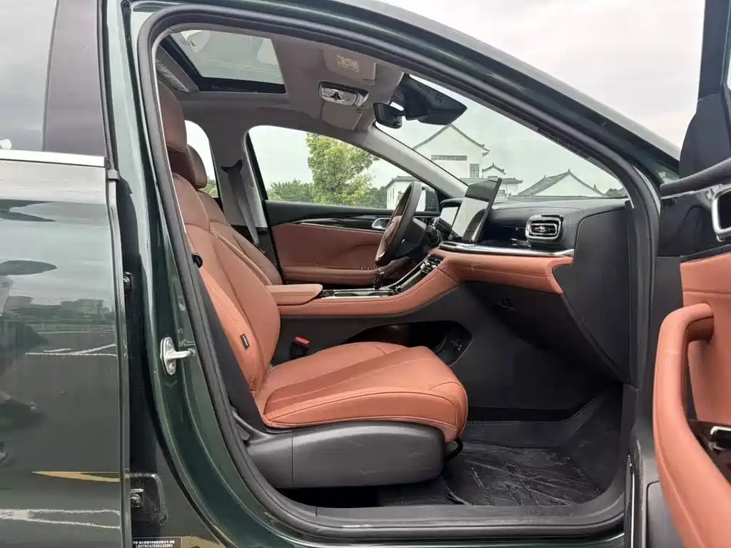 Geely Emgrand — миниатюра 10