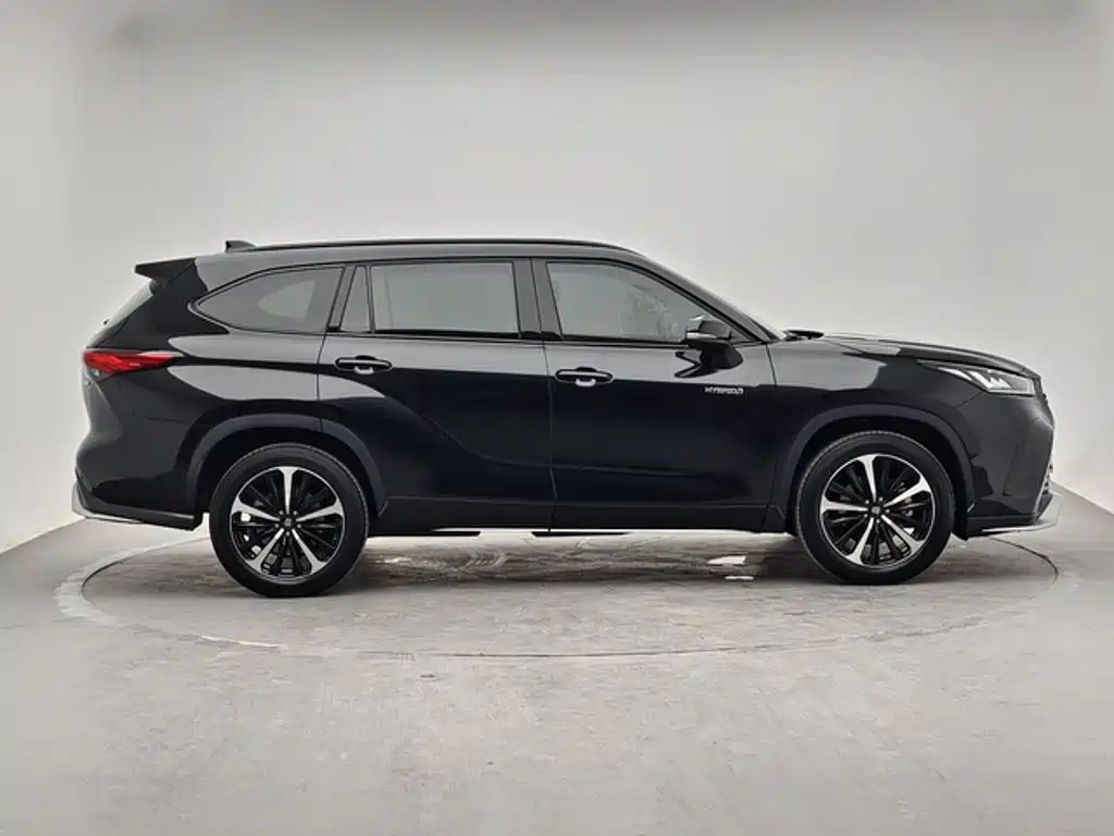 Toyota Crown Kluger — миниатюра 2
