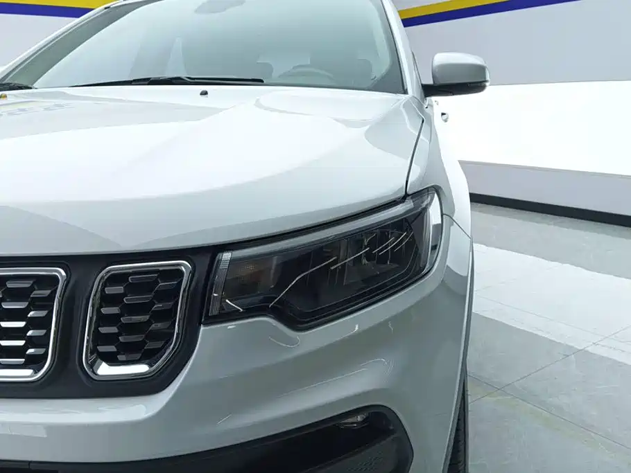 Jeep Compass — миниатюра 5