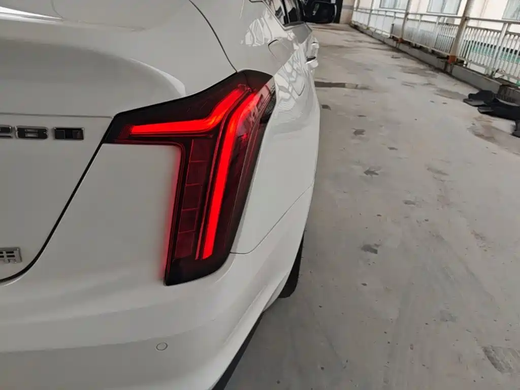 Cadillac CT5 — миниатюра 8